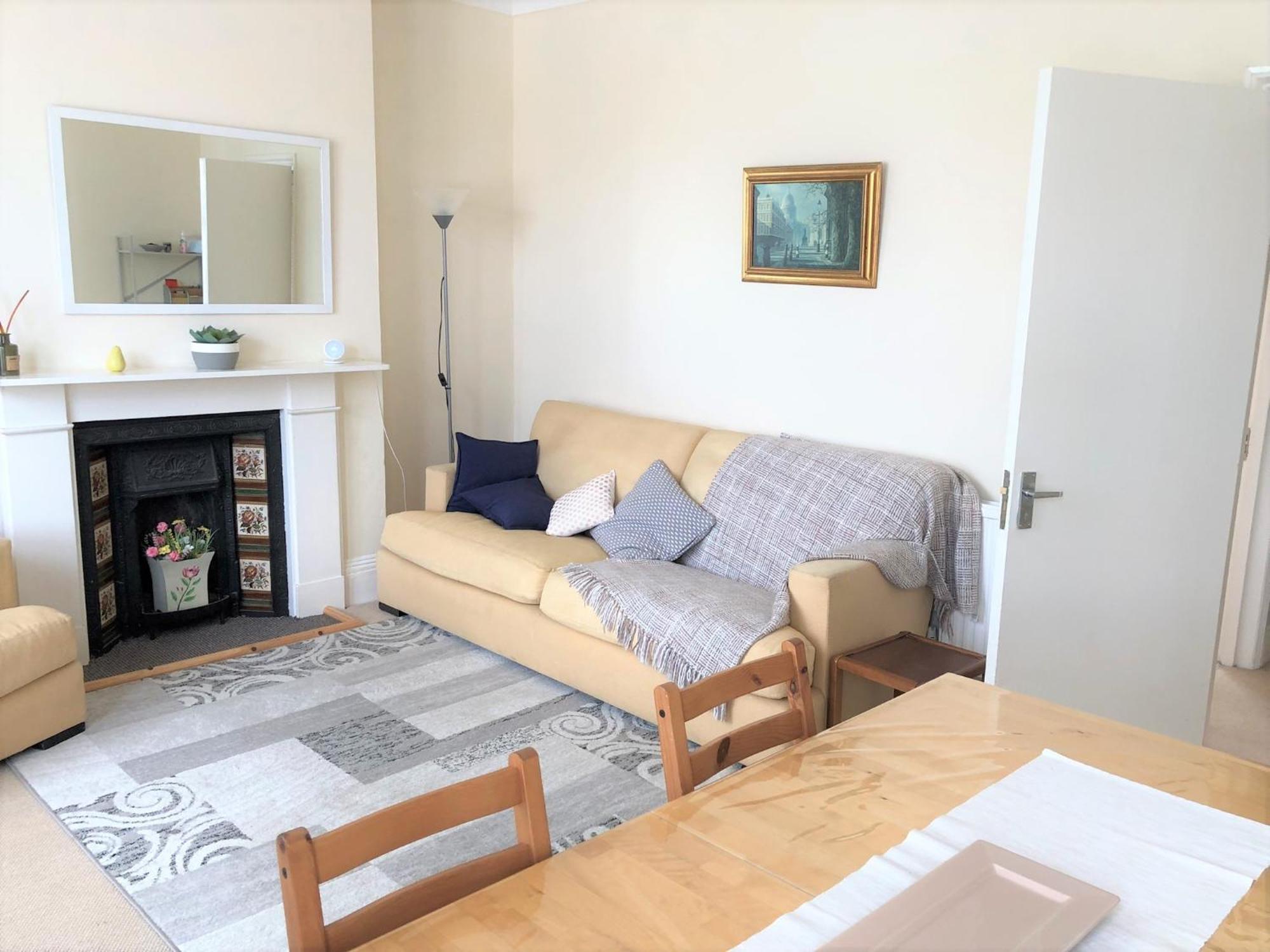 Spacious West London 2 Bedroom Apartment ภายนอก รูปภาพ